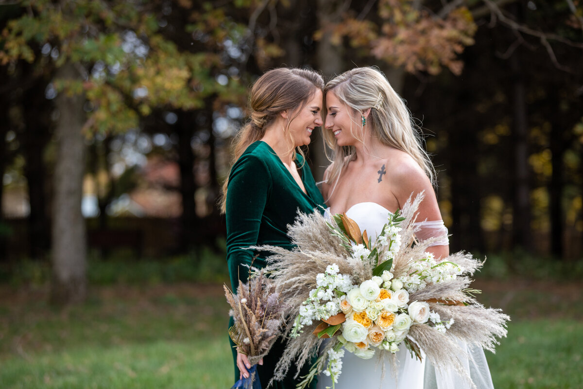 Barnes-place-des-monines-iowa-rustic-wedding-photo-ideasPhoto-61