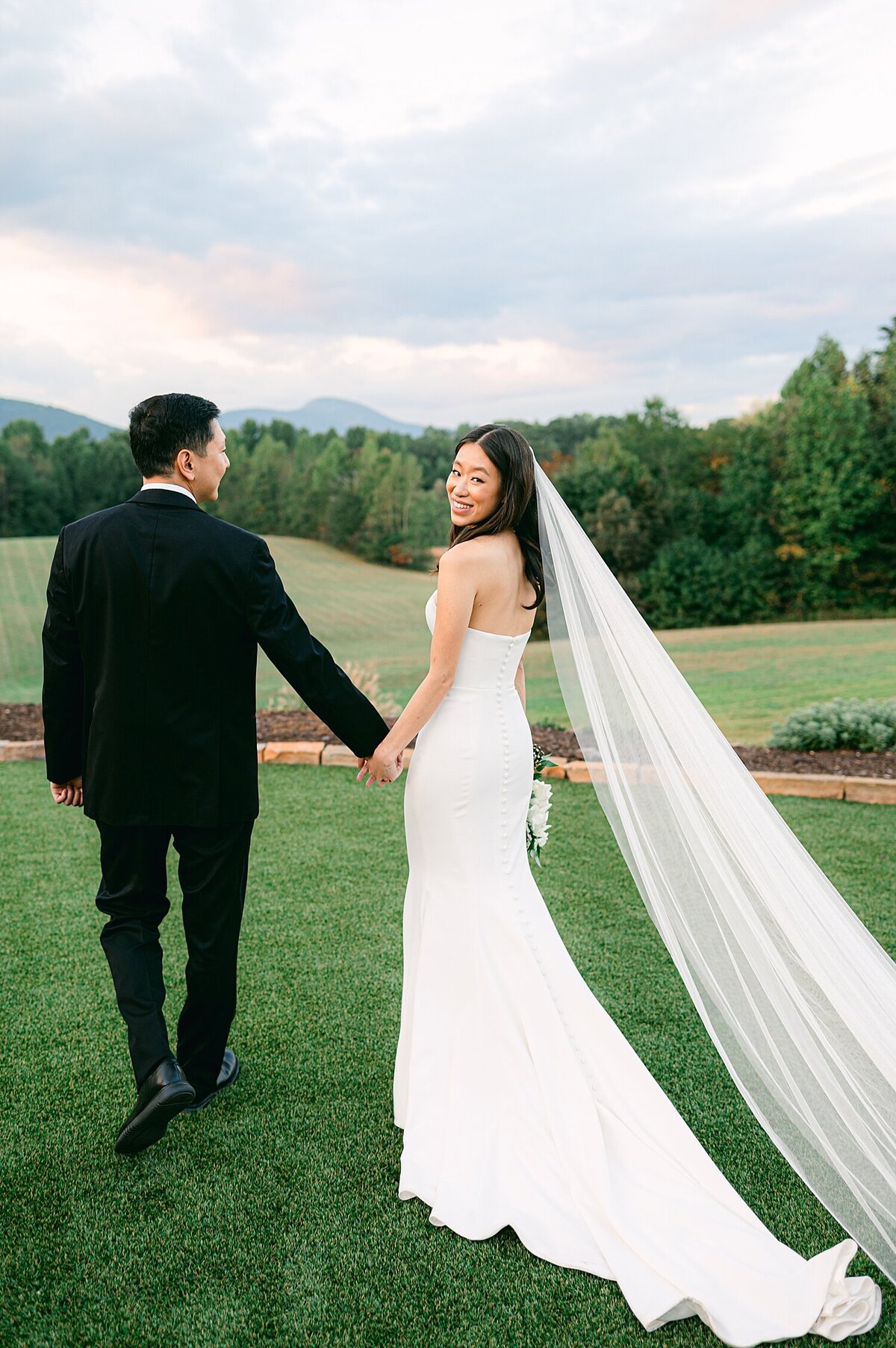 AlexisLunsfordElegantweddingfeaturedonStyleMePretty_0060