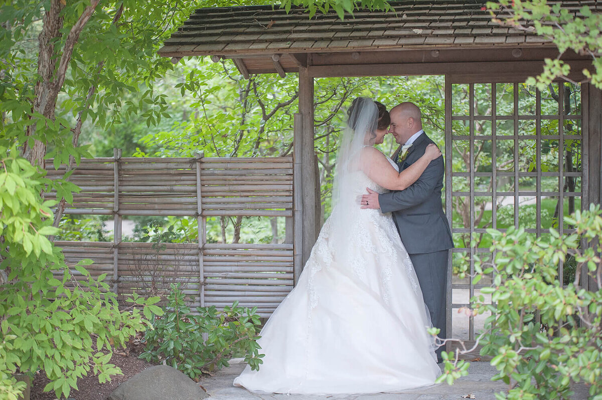 Anderson Japanese Gardens under gazebo Rockford Wedding Photography