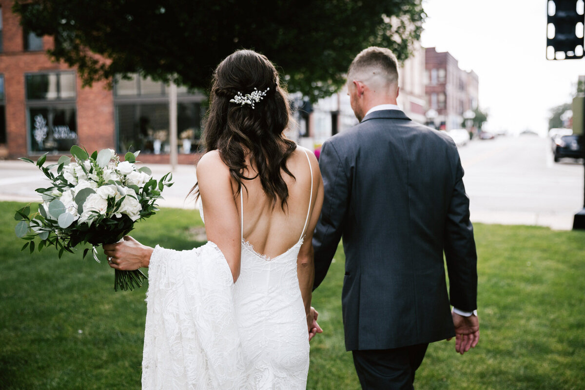 Romantic, emotion filled wedding photographs at Allerton Park in Illinois