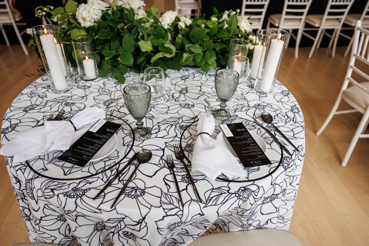 sweet-heart-table-at-springfield-country-club-ma