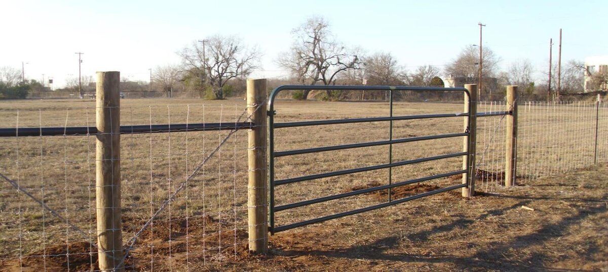 horse-pasture-fence-2