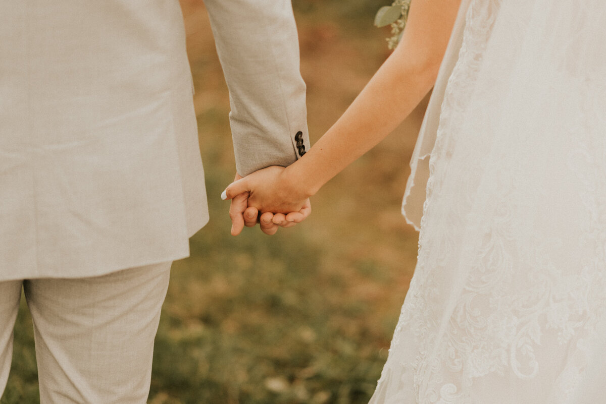Brantford-Wedding-Couple-19