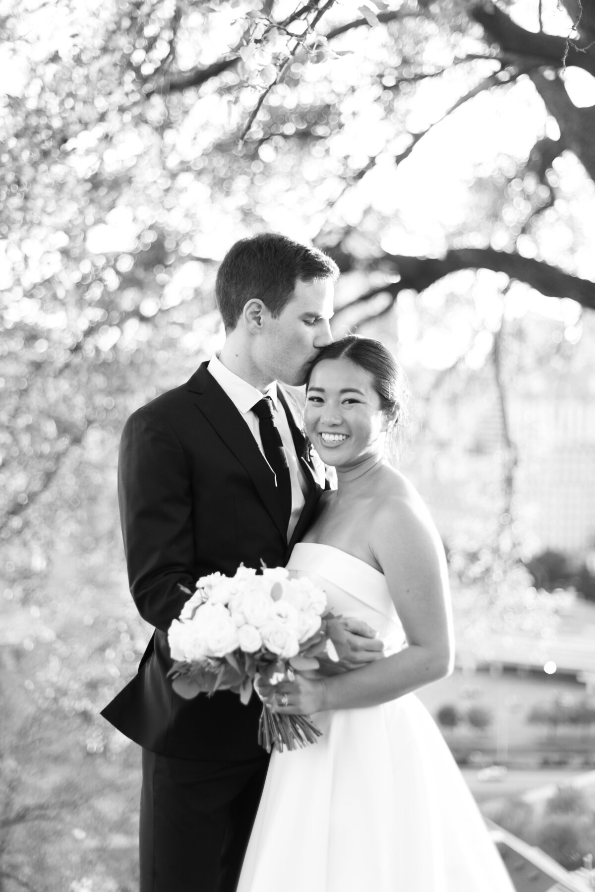cassie-nichole-photography-cincinnati-ohio-wedding-photography-the-view-at-mt-adams-hannah-jeff-wedding-day-bride-and-groom-138
