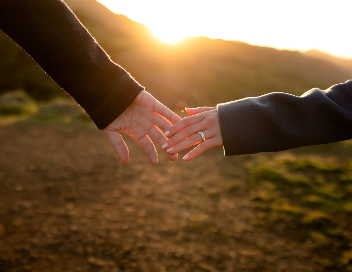 03252023_MaryBeth+AlekEngagements_RodeoBeachCA_AnjaJensenPhotography-118