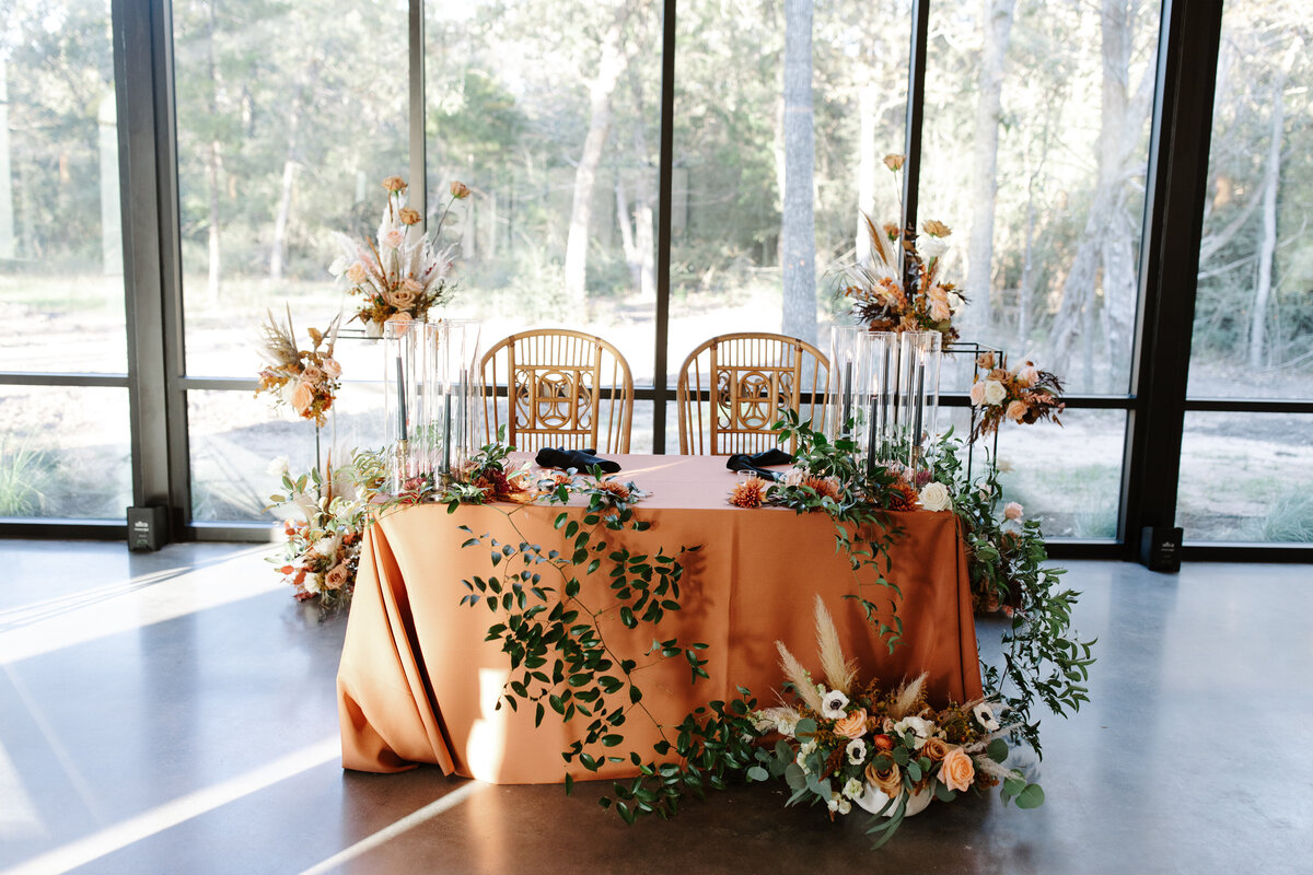 sweetheart-table-at-the-grand-lady
