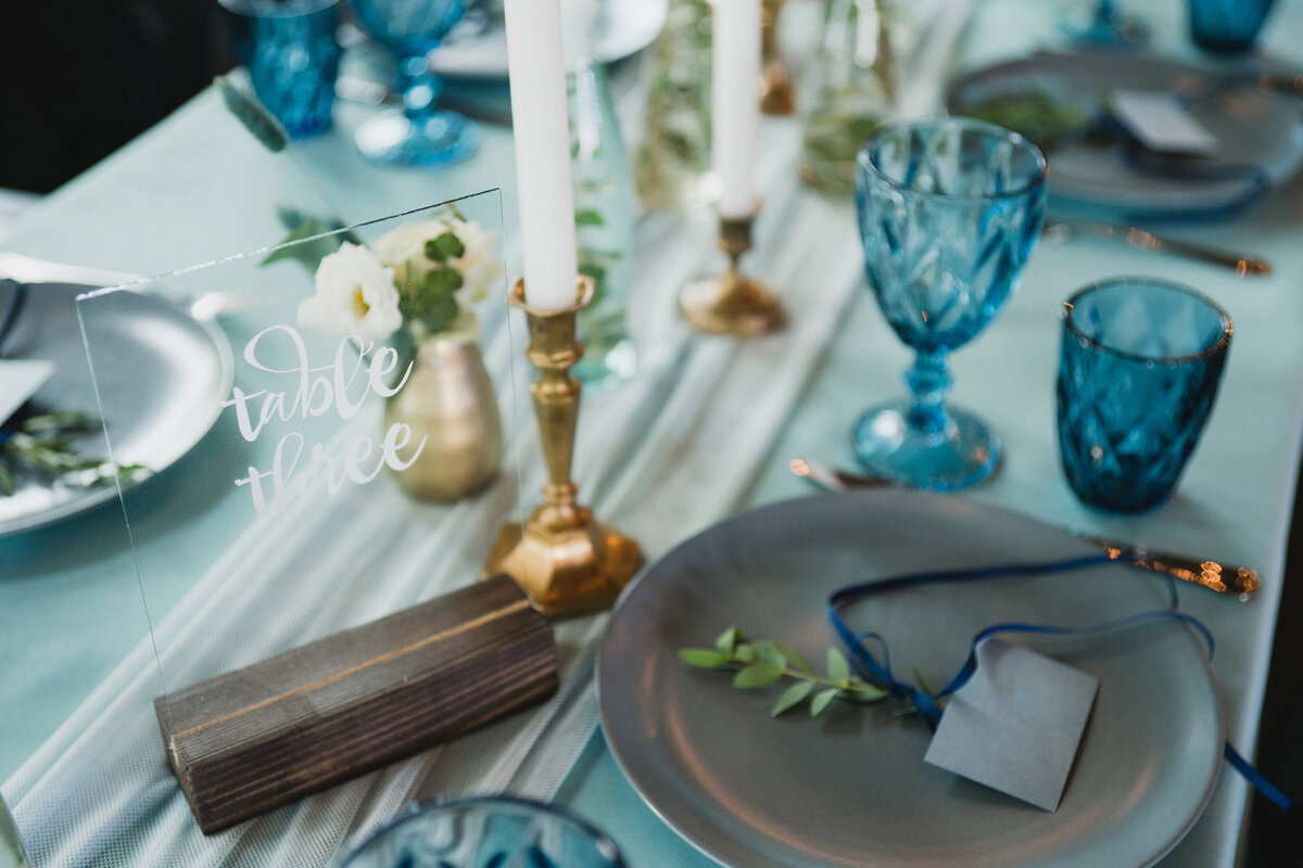 table-setting-at-the-wedding-reception-floral-com-2023-11-27-05-11-56-utc
