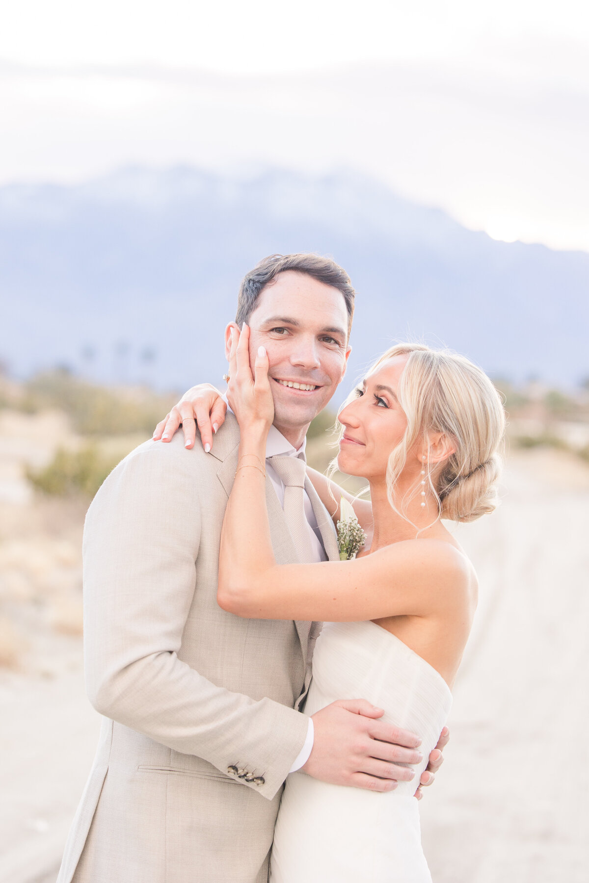 The Estate at Via Las Palmas Palm Springs Light and airy spring wedding southern california wedding venue luxury photography-286