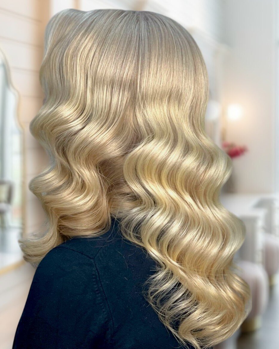 Blonde Glam Waves