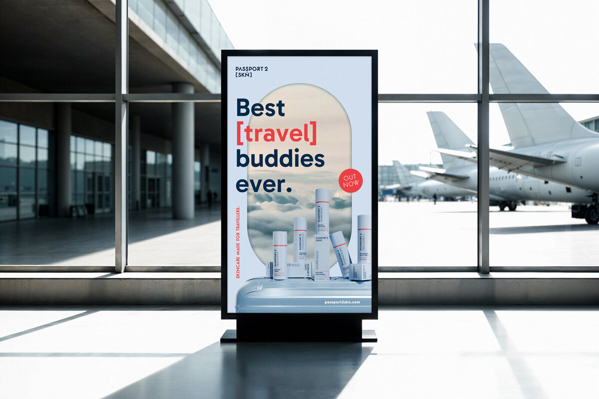 Airport-Poster für Passport 2 Skin – Werbemotiv für Travel Skincare Brand von studio bretz.
