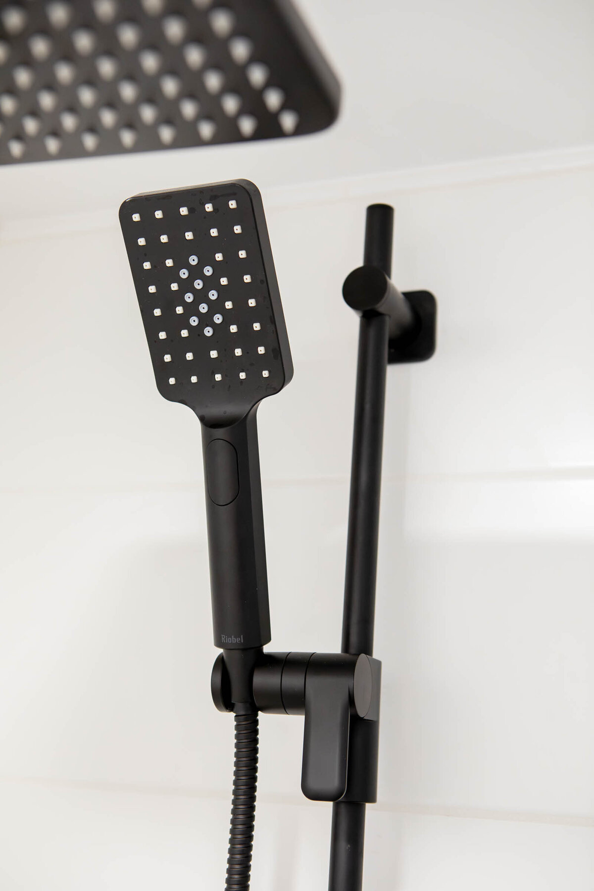 handheld-black-showerhead