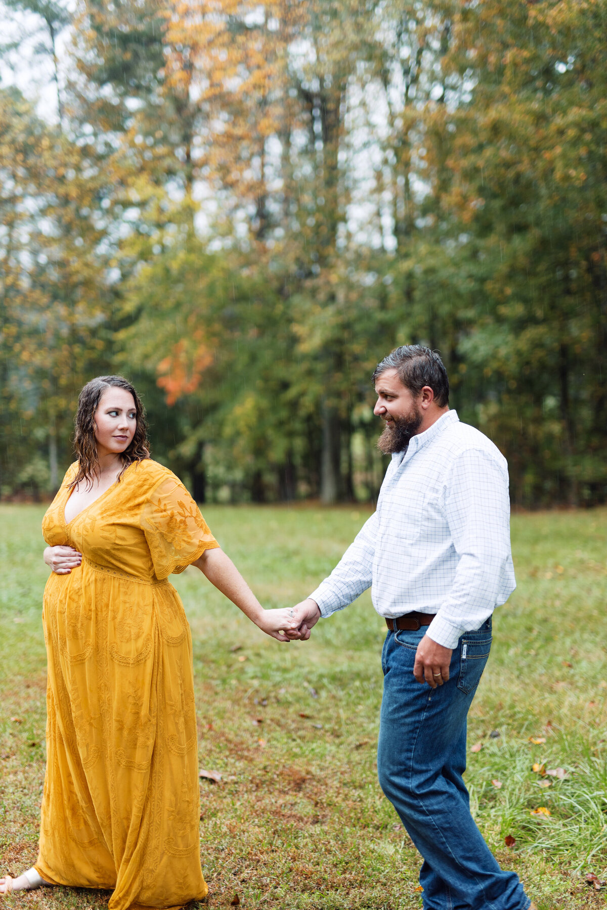 Sarah Limbert Photography Powder Springs, Georgia rainy maternity motherhood session