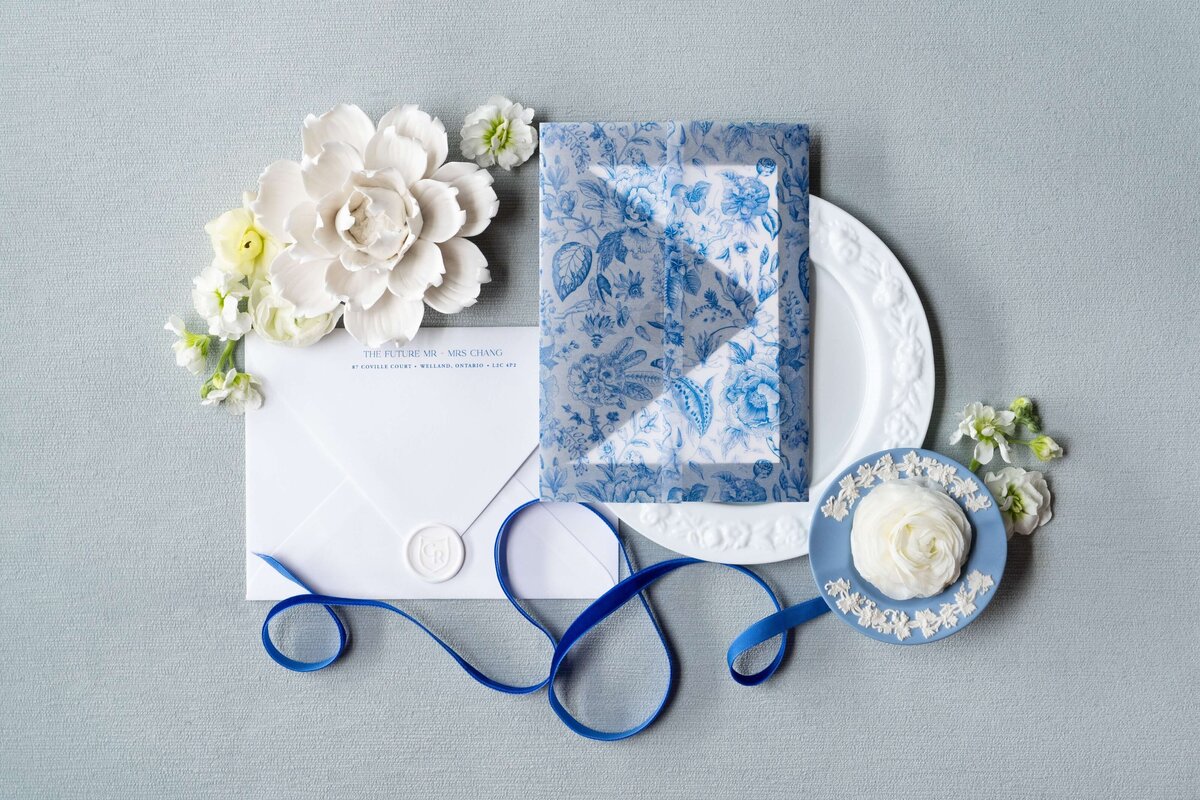 toile-chinoiserie-custom-wedding-invitation-white-navy-blue-vellum-jacket