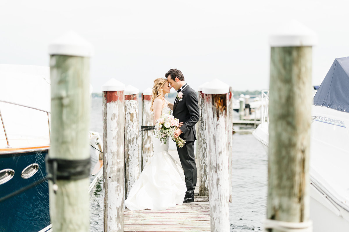 Lake-Minnetonka-Lafayette-Club-Wedding-Dock-Photo