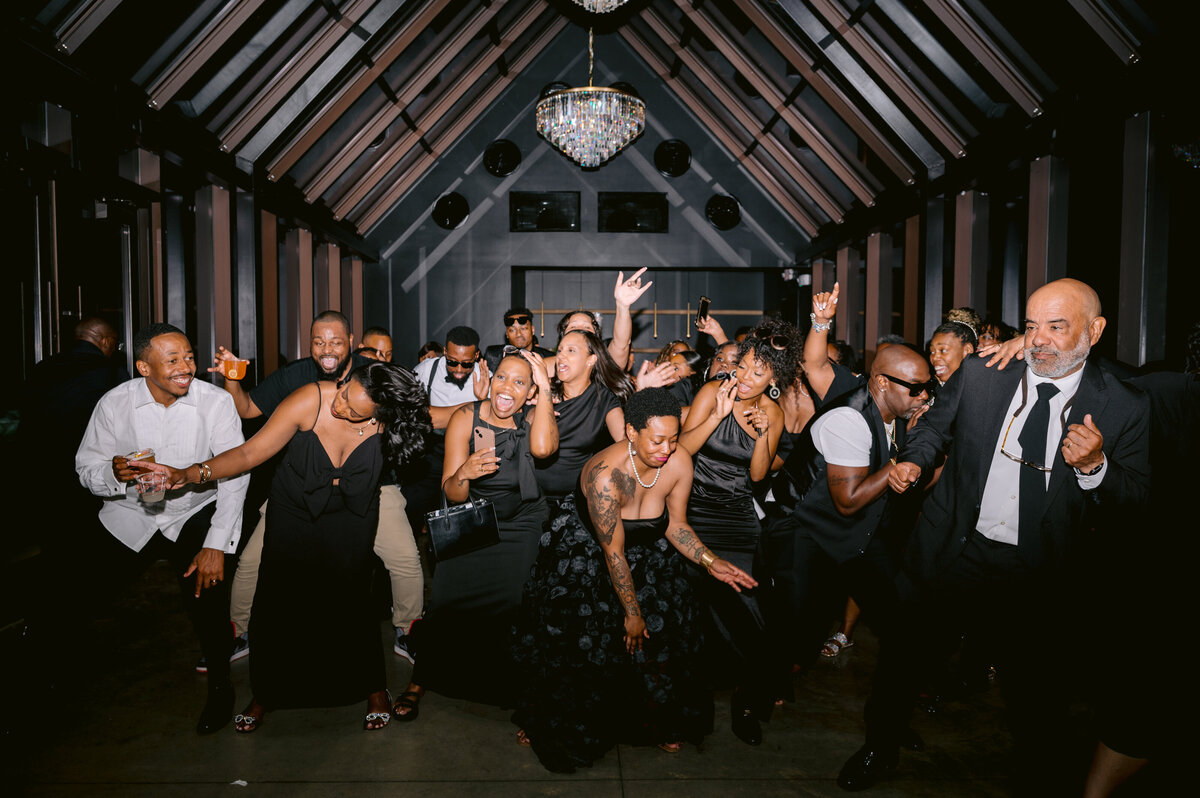 Youngs-Wedding-Sneak-Peeks-0198