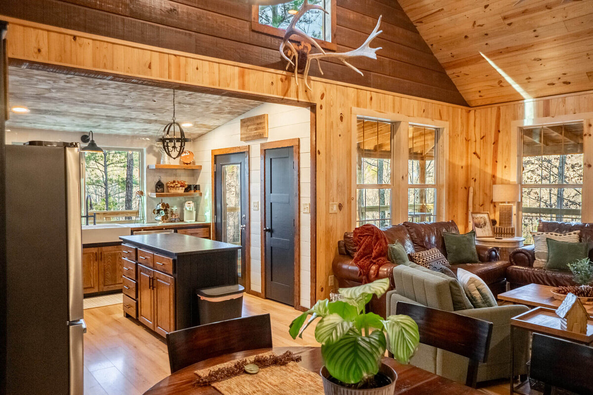 wolf-pen-gap-cabin-big-timber-lodge-23