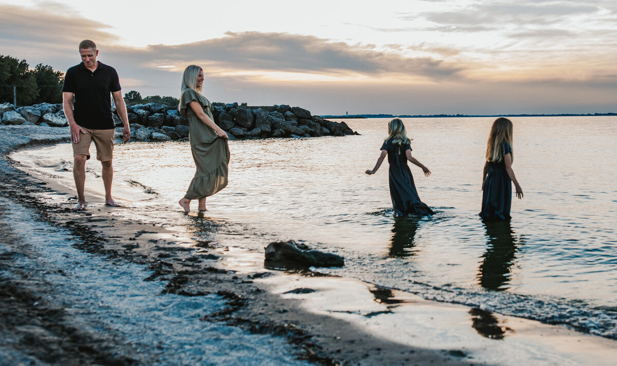 mama in dancing , kids are playing in the water, New Mexico, Las Cruses and Cloudcroft