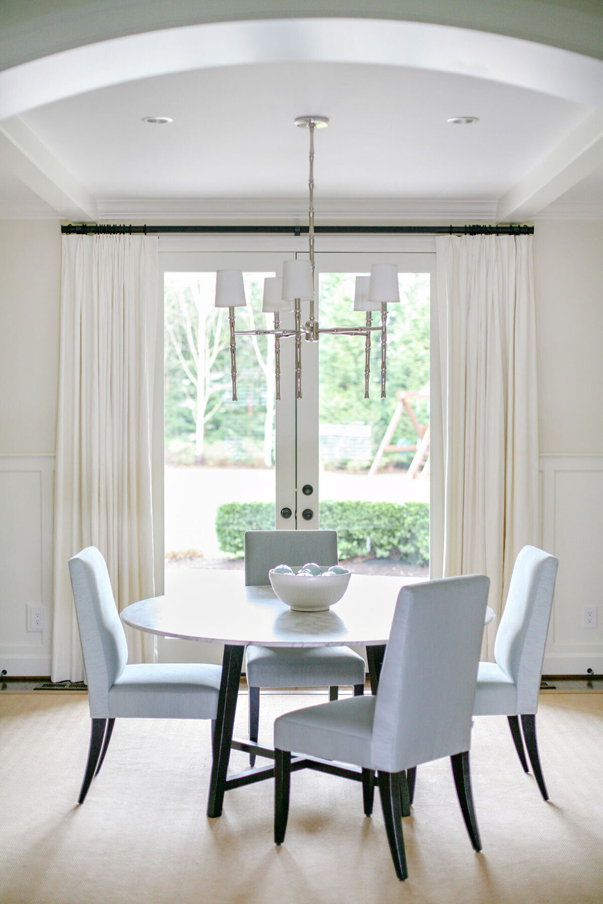 6-simple-dining-room-blue-chairs
