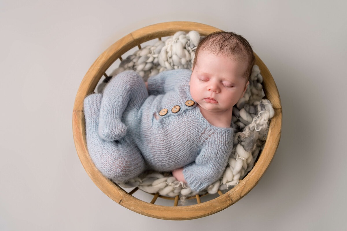newcanaan-newborn-babyboy