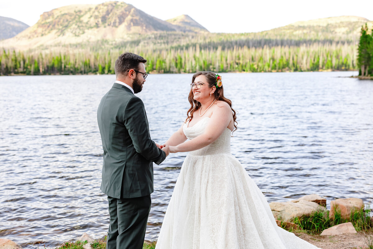 intimate-elopement-first-look-photo-couple