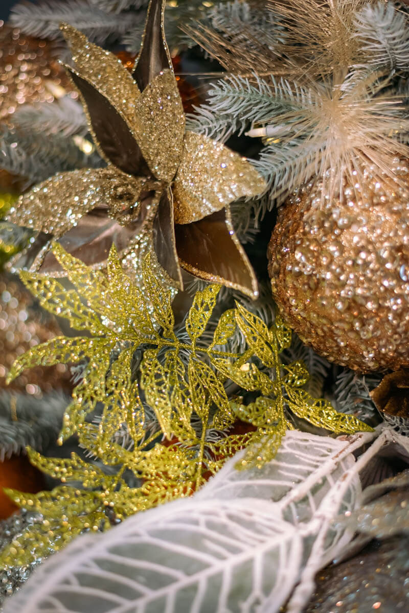 GoldHolidayDecor-TheBelleNoel4