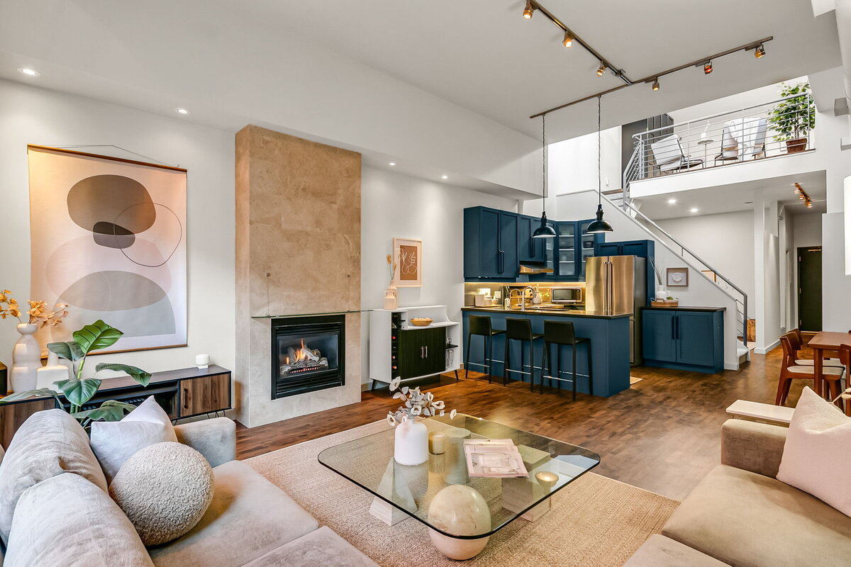 15-web-or-mls-8_012_Living Room