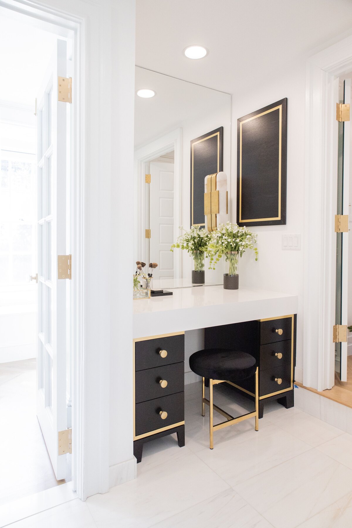 brookline-luxury-vanity-makeup-desk-design