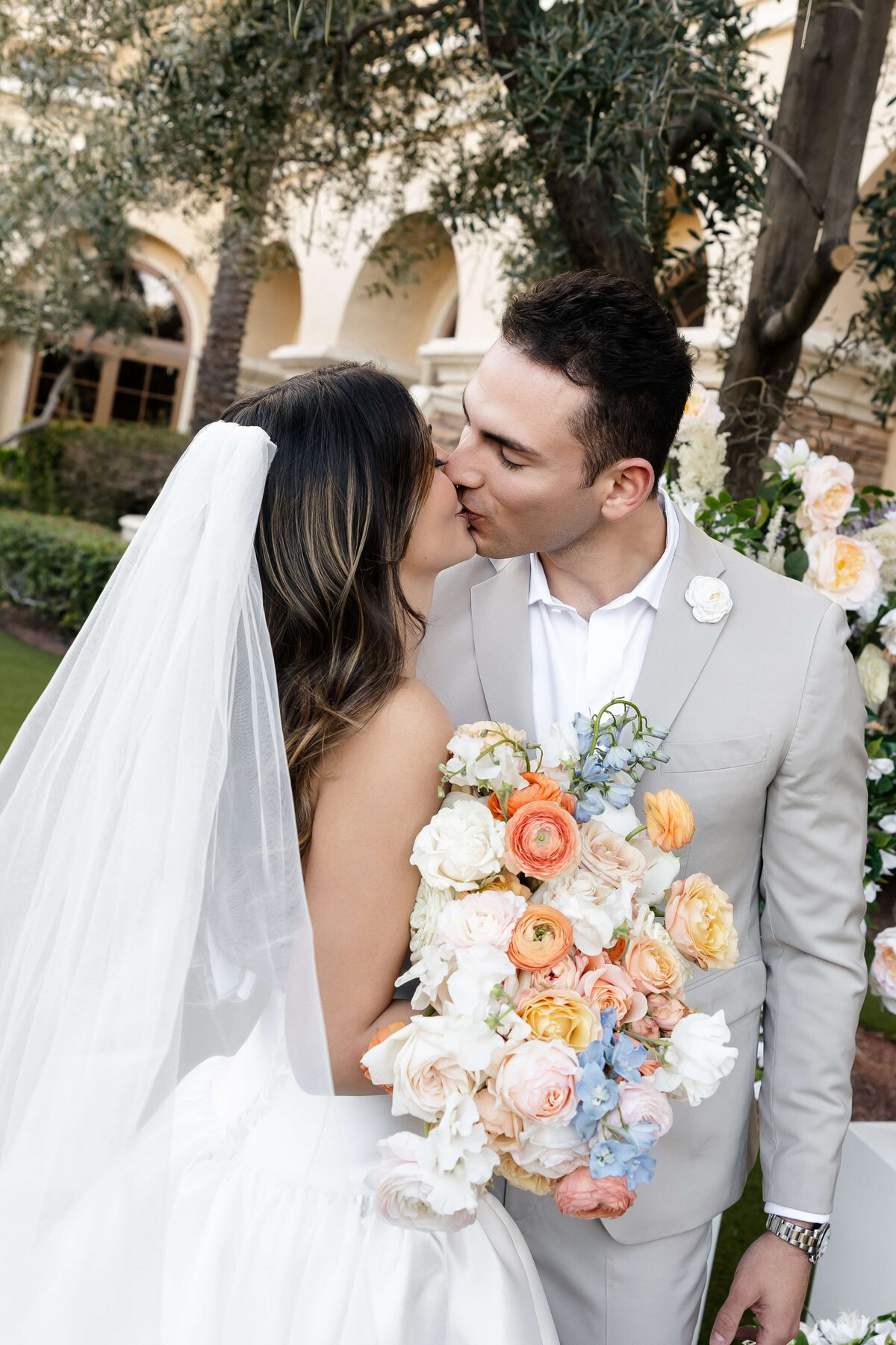 31_riskyexposure_n_las-vegas-elopement-photography-weddings