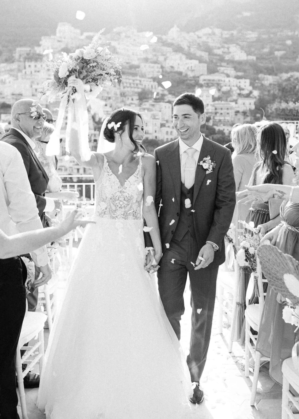 chloe-winstanley-italian-wedding-positano-hotel-marincanto-confetti-ceremony