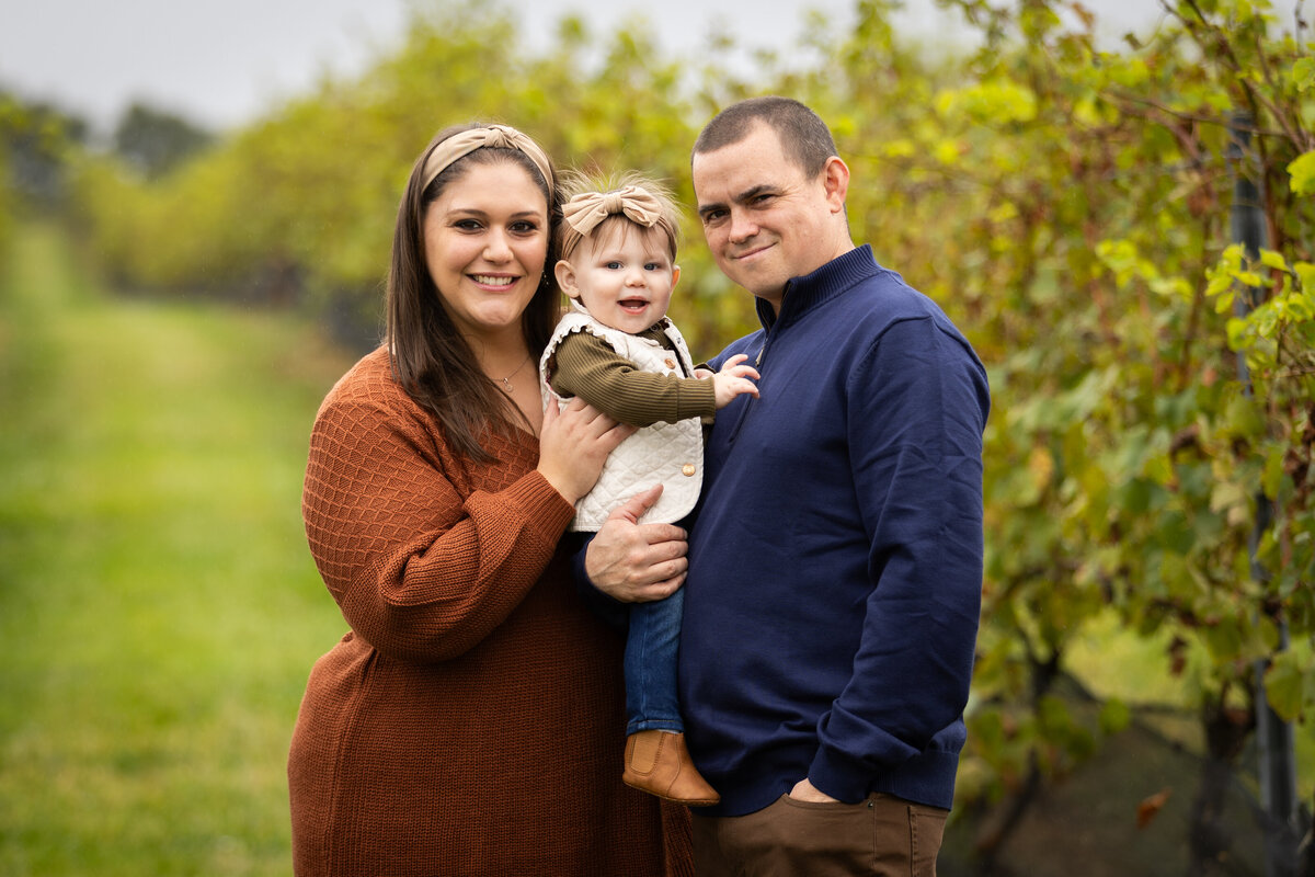 family session, vineyard, wallingford, ct photographer, alyssa michel photography, love, family, home, little girl