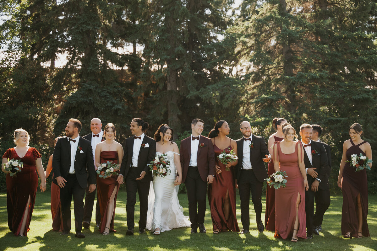 Full bridal party during alberta wedding 