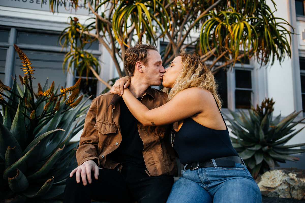 downtown-los-angeles-arts-district-engagement-photos-dtla-engagement-photos-los-angeles-wedding-photographer-erin-marton-photography-24