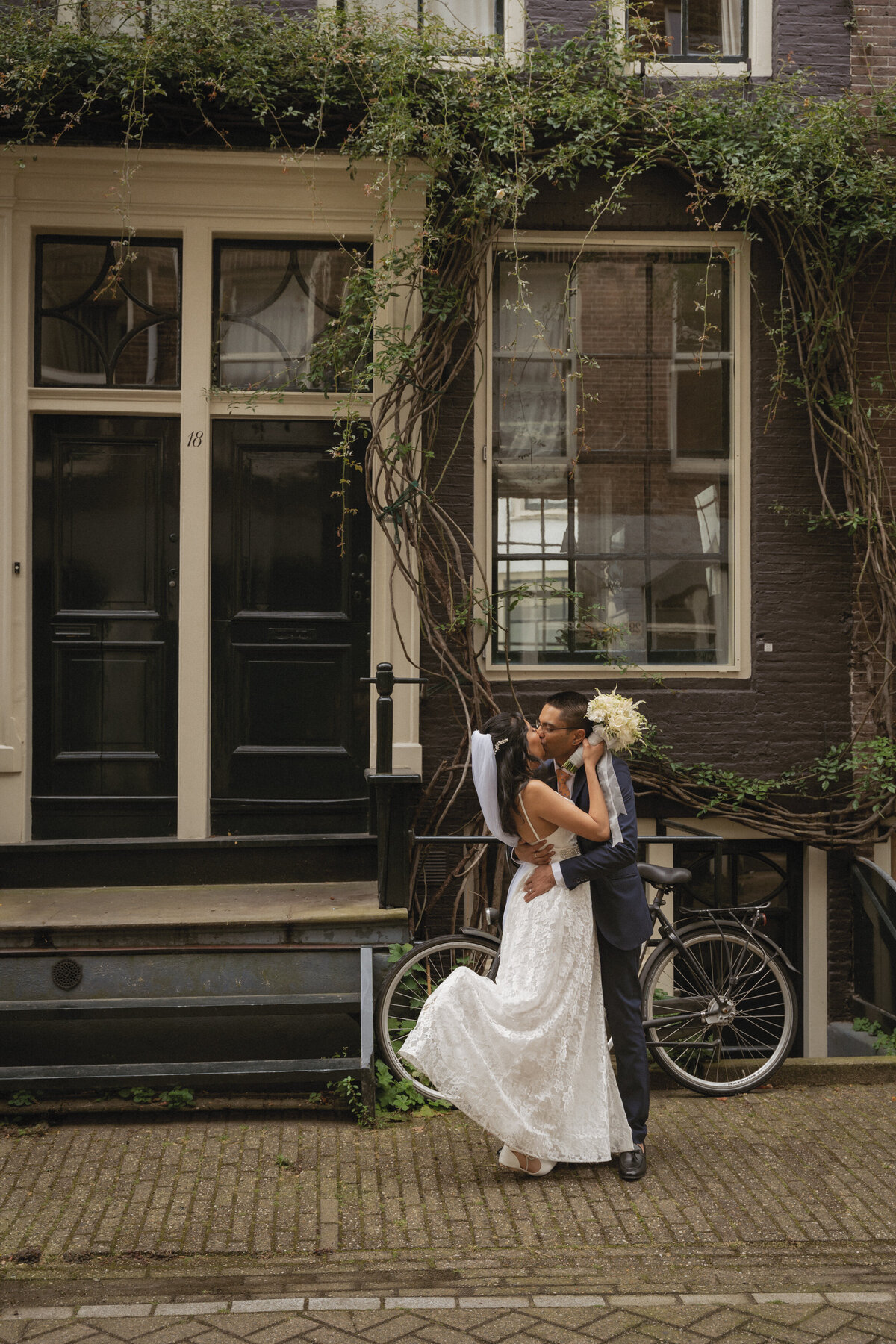 trouwfotograaf-amsterdam-wedding-photoshoot-netherlands-inhousecapture