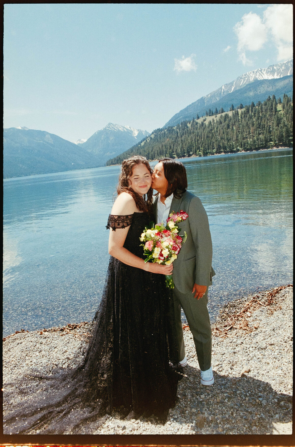 HomeScans_Brenda&JanieElopementPhotos_OregonWeddingPhotographer_KuroCreativeHouse-6
