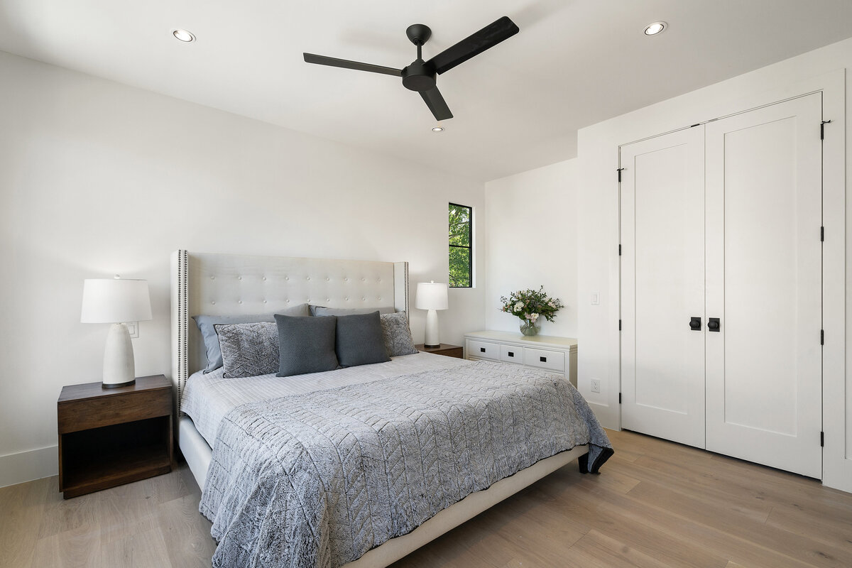 5505-woodrow-ave-bedroom-8