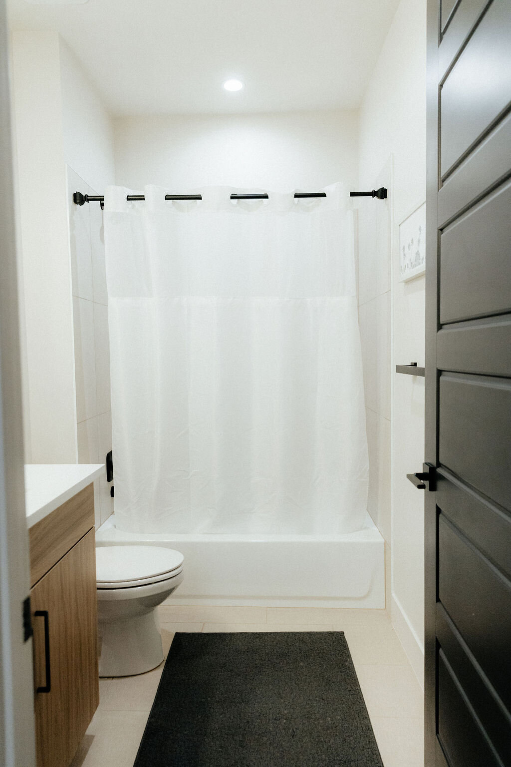 Beezah_FrankiesPlace_ALL-330