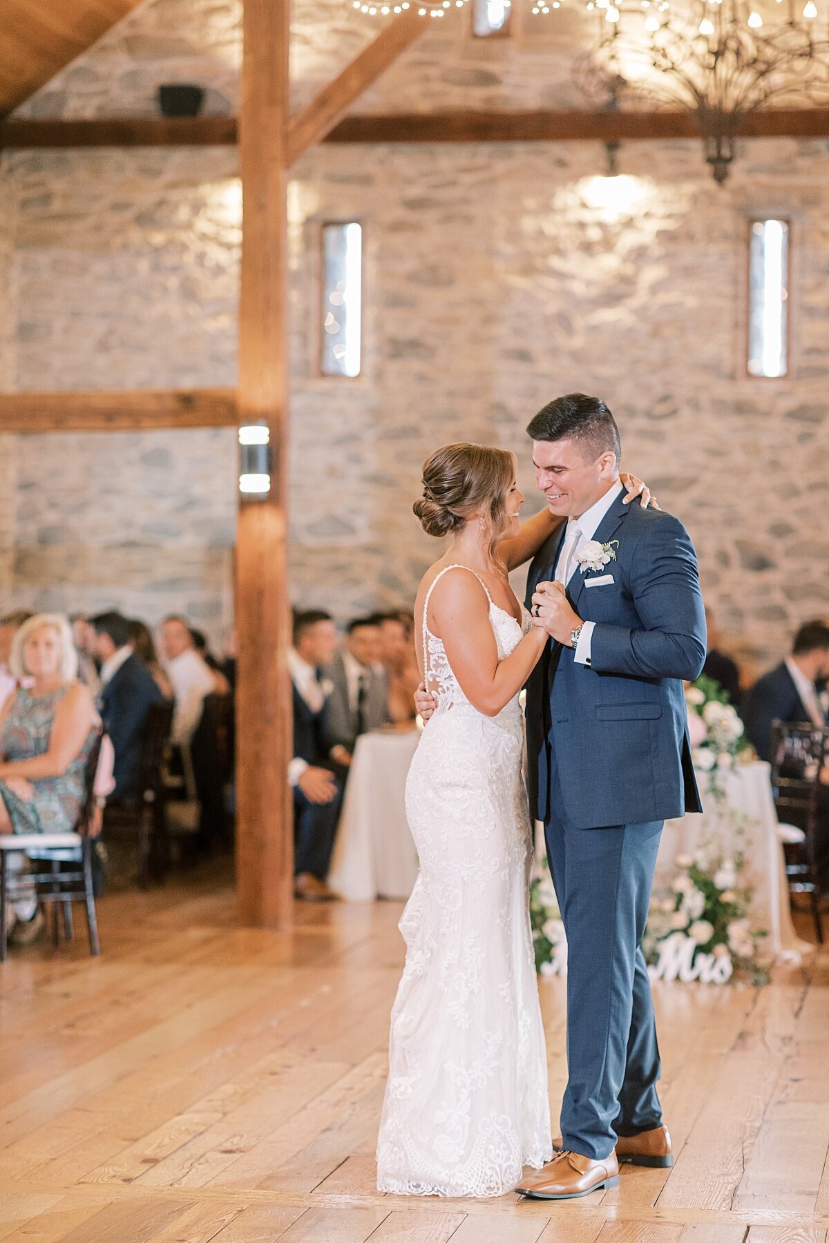 rebecca shivers photography lancaster wedding photographer barn at silverstone luxury wedding bright and airy central pa photographer 32