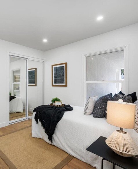 P-2-CLOSET-DOORS-WINDOW