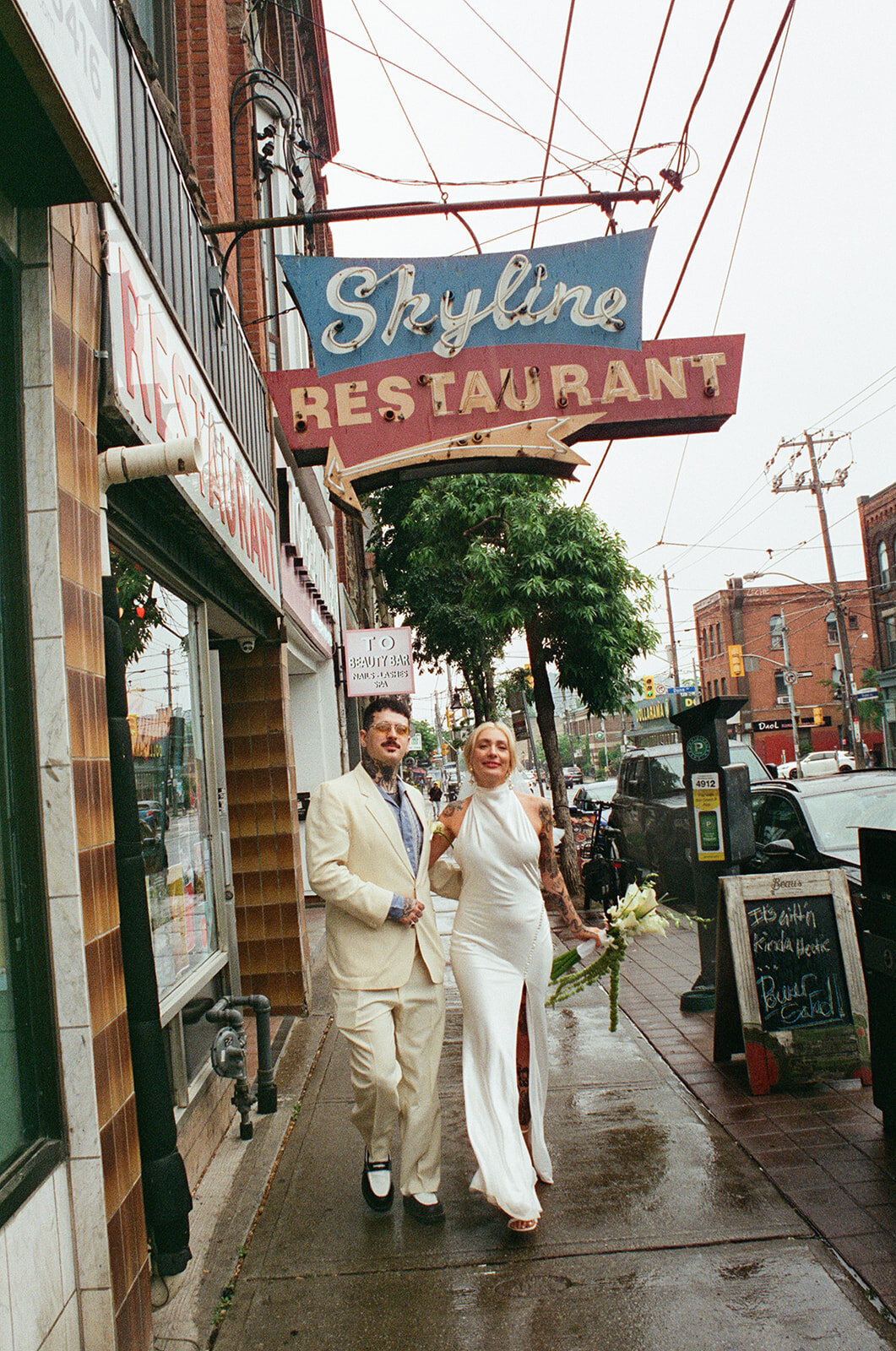 toronto-city-elopement-city-hall-edgy-nontradional-thedrake-rainy-day-cool-alternative-film-35mm-118