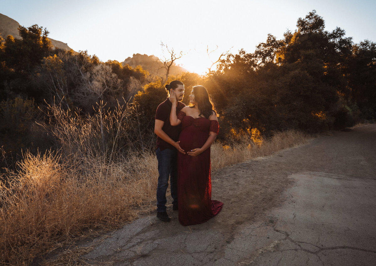 rustic-couples-maternity-portrait-malibu-creek-california-4