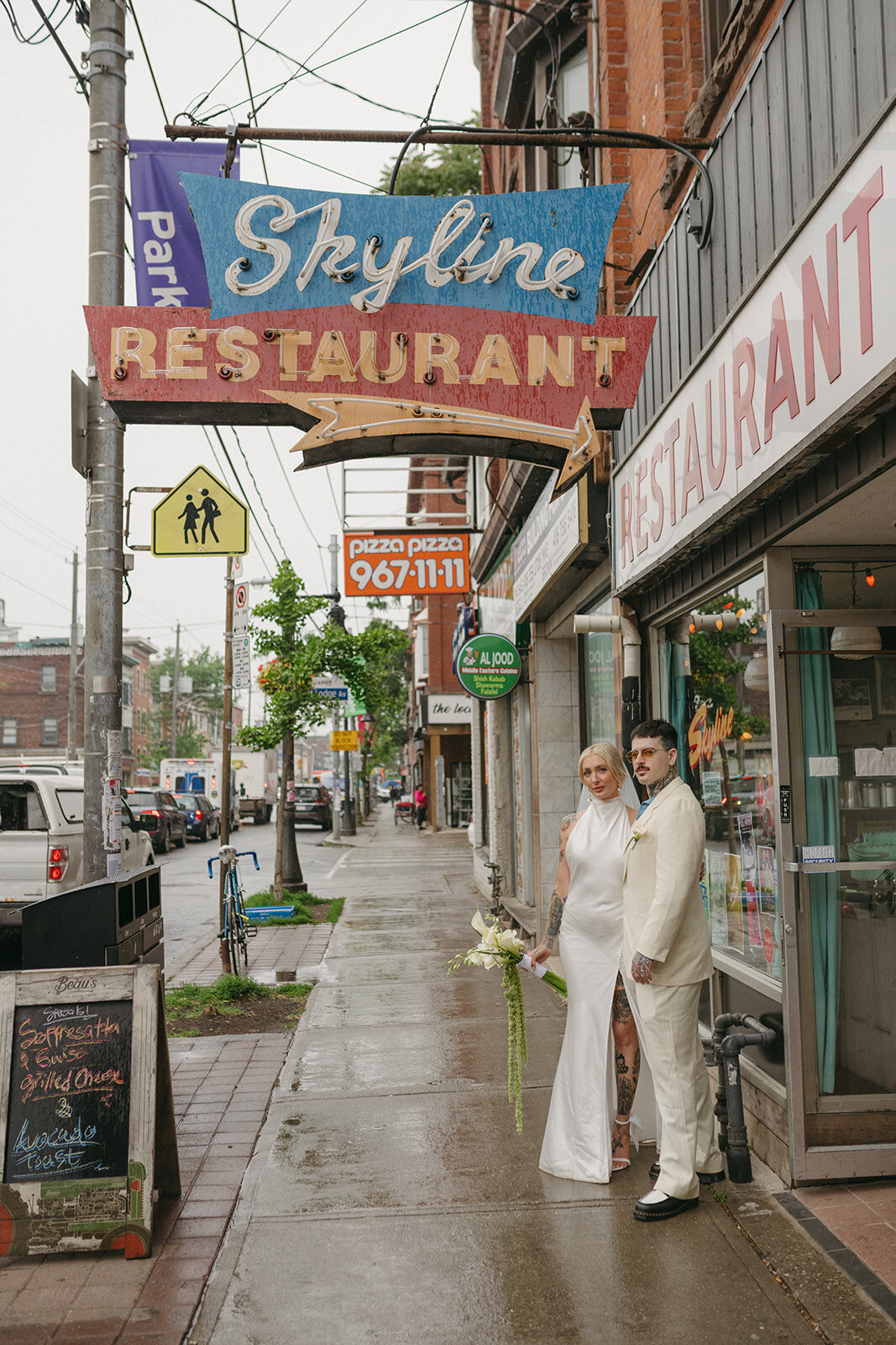 toronto-city-elopement-city-hall-edgy-nontradional-thedrake-rainy-day-cool-alternative-083