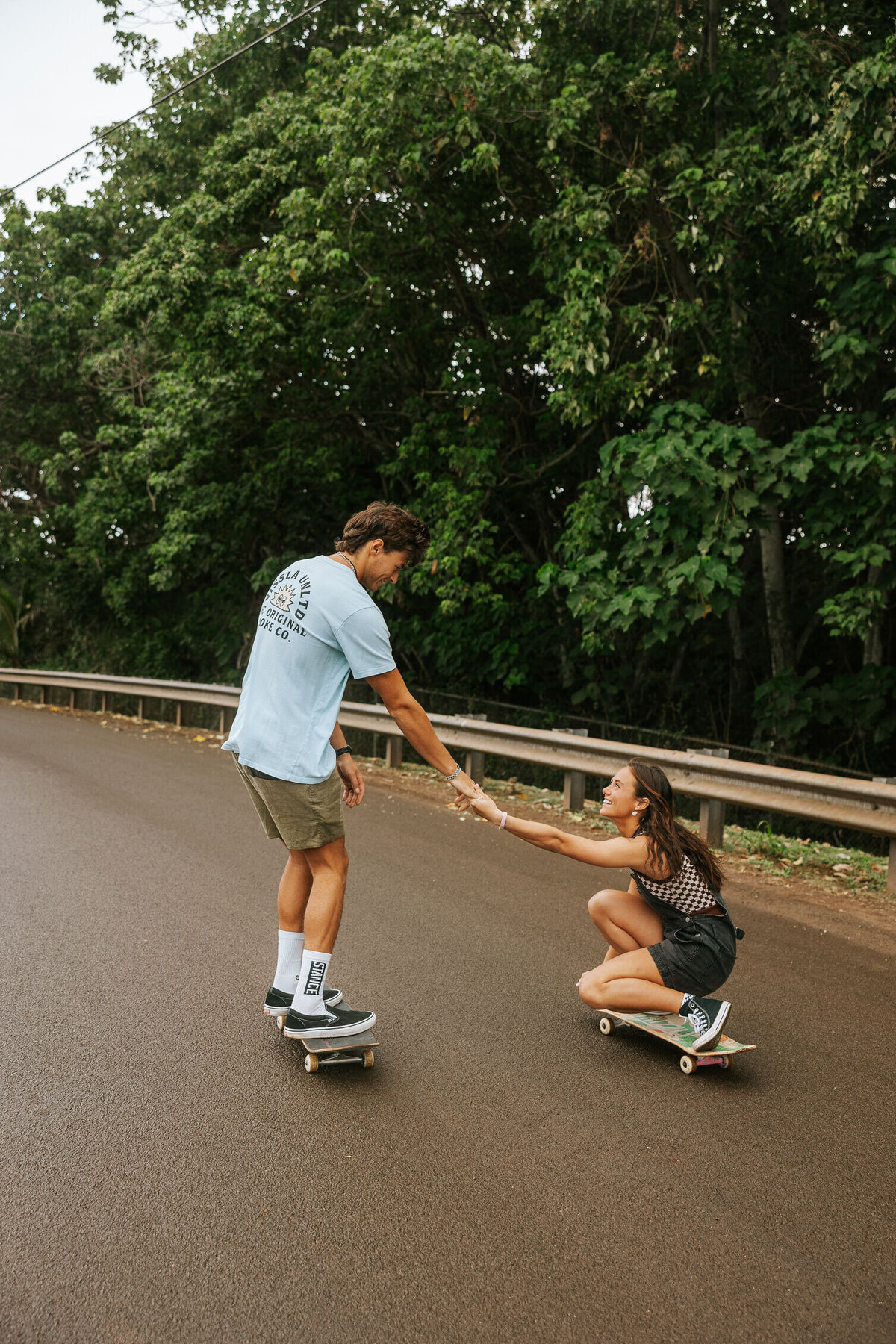 North_Shore_of_Oahu_Engagement_Photos_Skateboards_Laie_Kahuku_Haleiwa-34