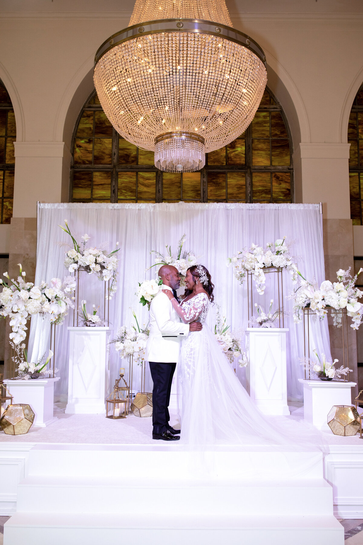 southern-exchange-ballroom-atlanta-ga-bride-groom-with-family-friends