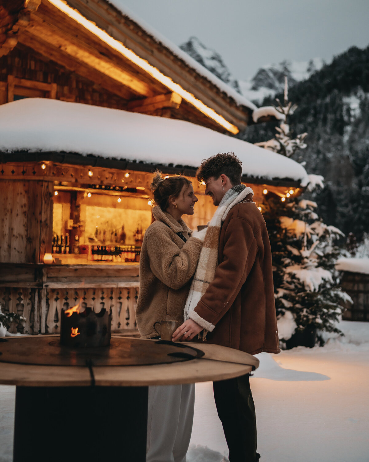 gluehwein-lagerfeuer-jufenalm-winter22