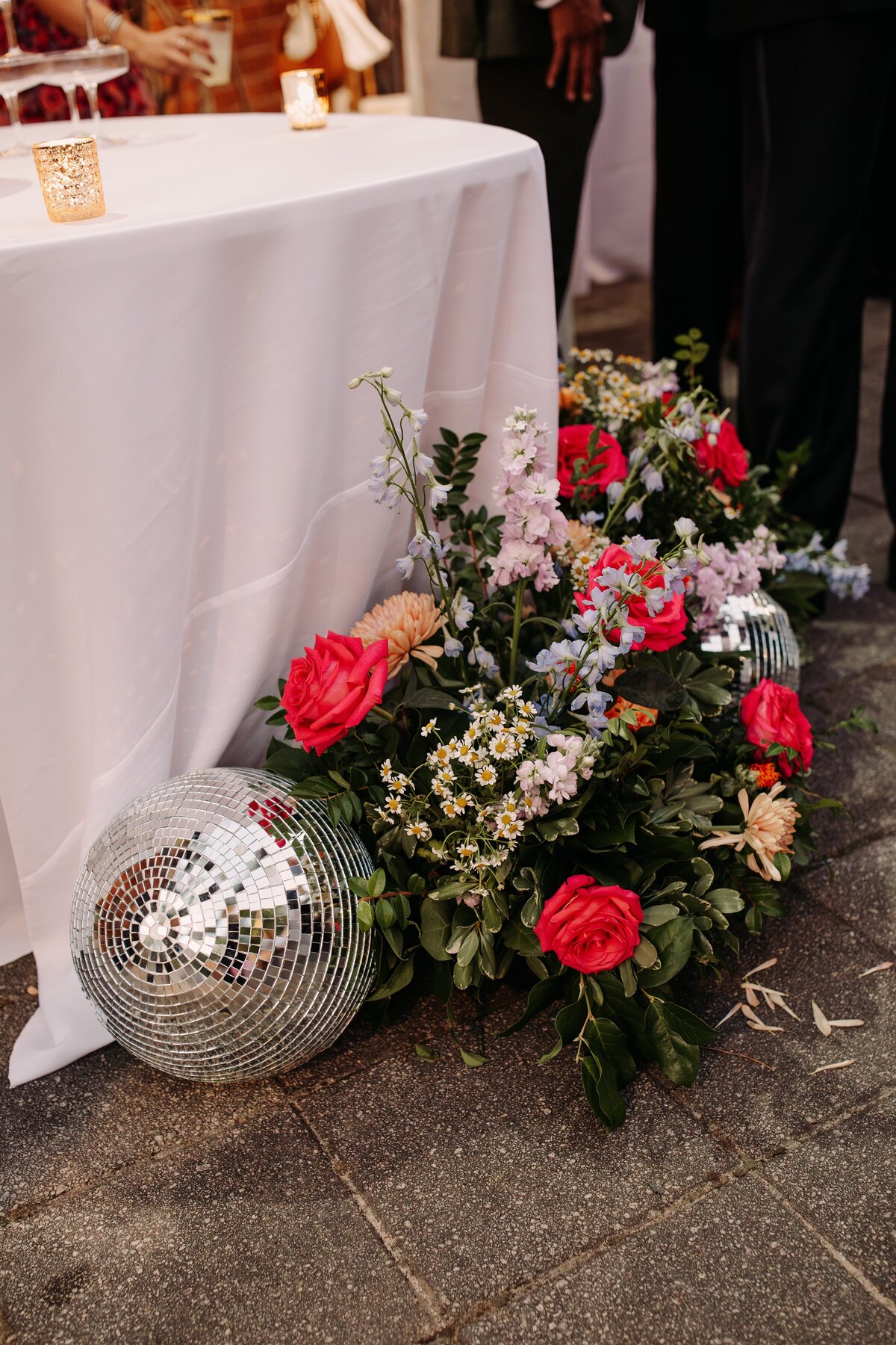 Colorful art museum wedding florals araiza florals 1