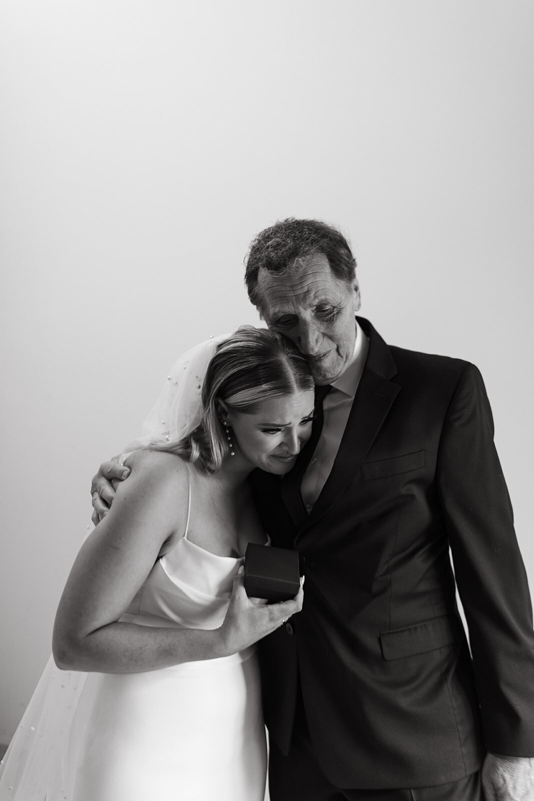 bride-and-father-of-the-bride-first-look-connecticut-wedding