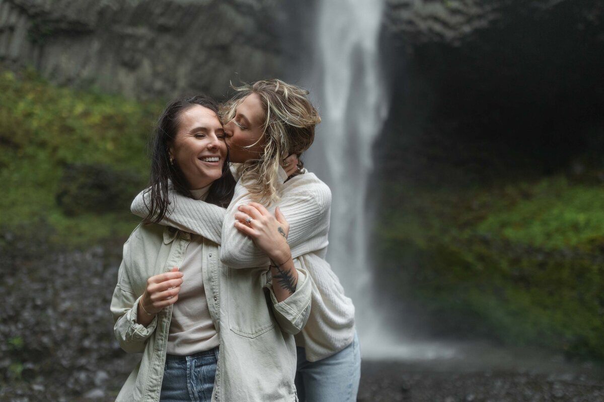 latourell-falls-engagement-session-lgbtq-68
