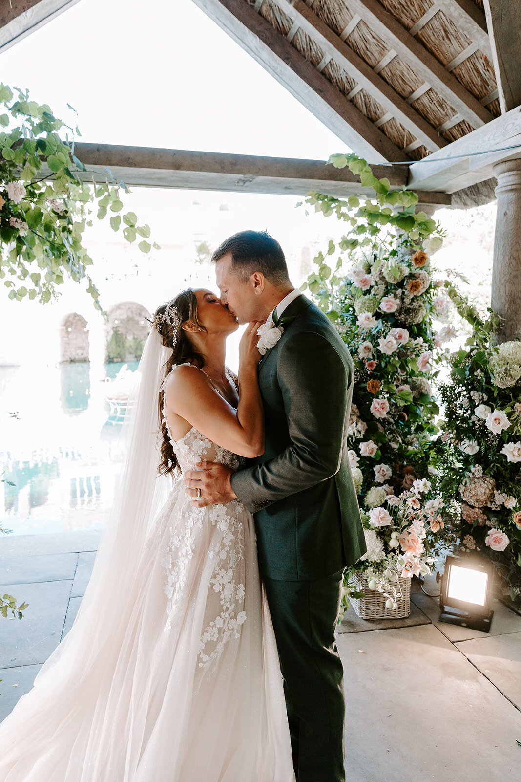 Wedding_Photography_-153_Wizz & Wild Wedding Florals