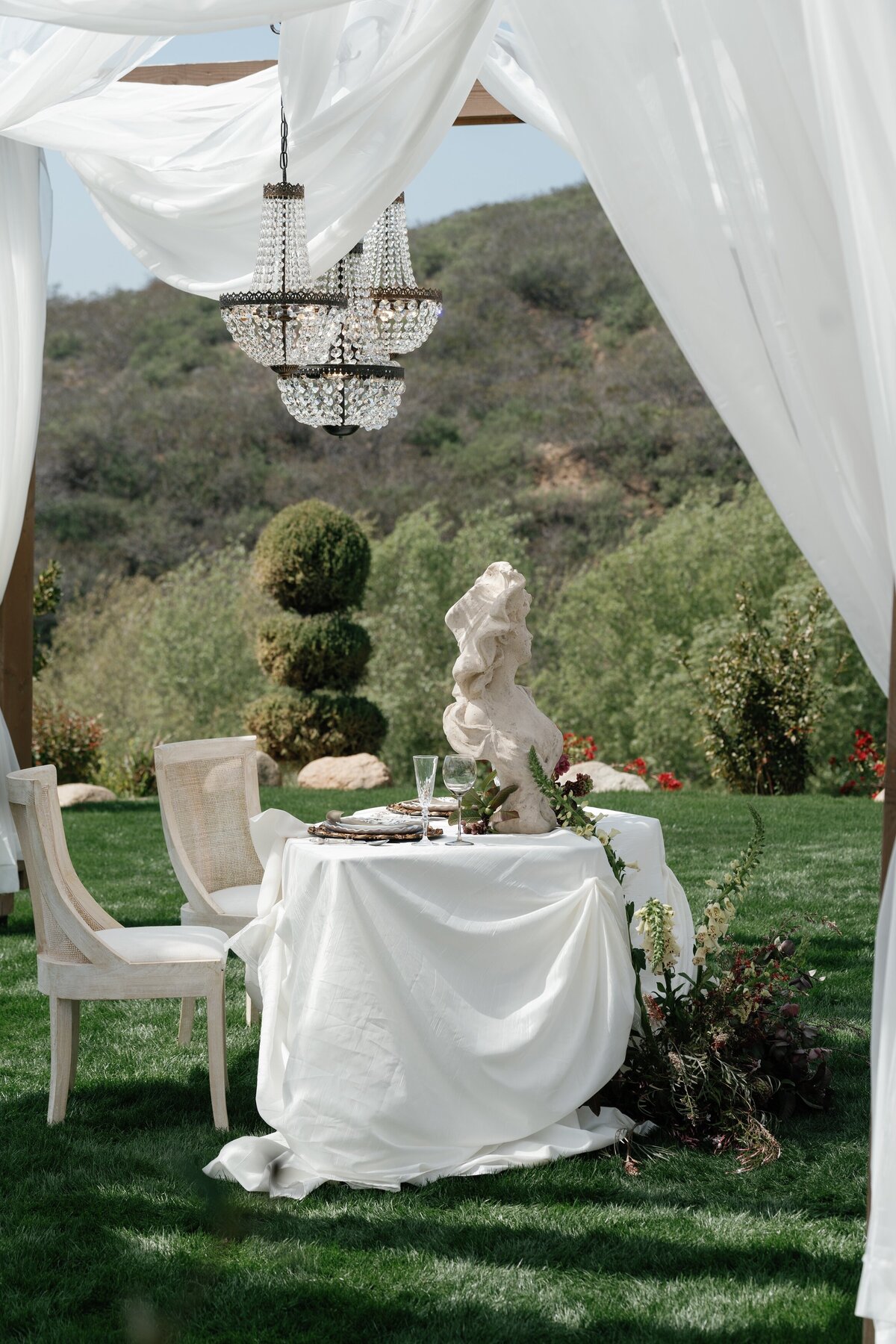 Jeune-Perche-Faye-Fern-Creative-MVFPortraits-Reception-Details-37