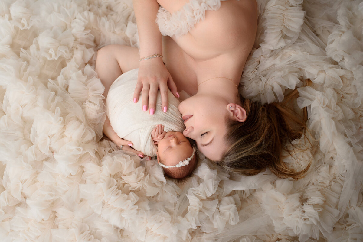 Sweet baby photographs captured in syracuse photo studio